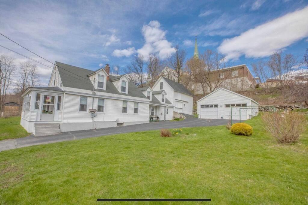 Cute 6-Bedroom Getaway In The Heart Of Littleton Exterior photo